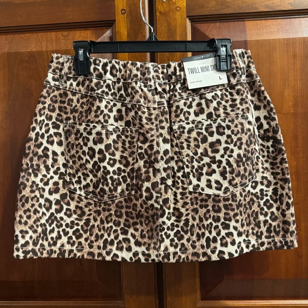 NWT Ultra Flirt Twill Mini Skirt Leopard Print Size Large